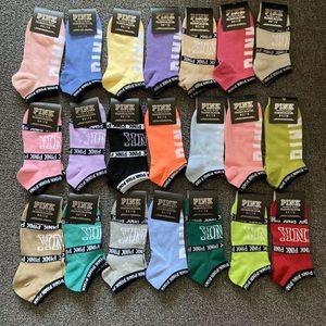 🎉NWT 5 pairs VS pink no show socks 🎉